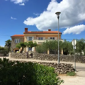 apartments-sanbrandin.primorje-gorskikotar.com/