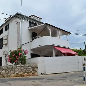 Vila Zlata Apartment Punat