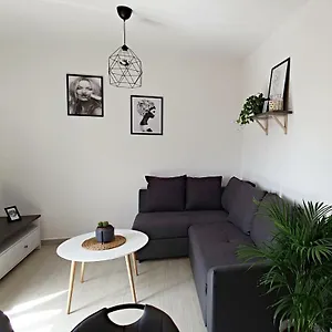 Luna Apartment